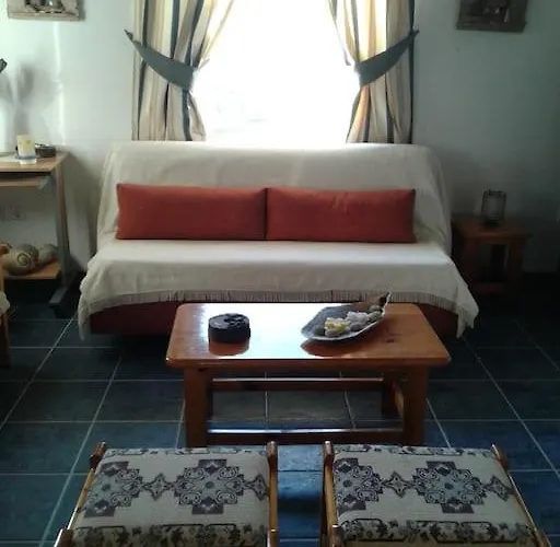 Semi's House * Batsi (Andros)